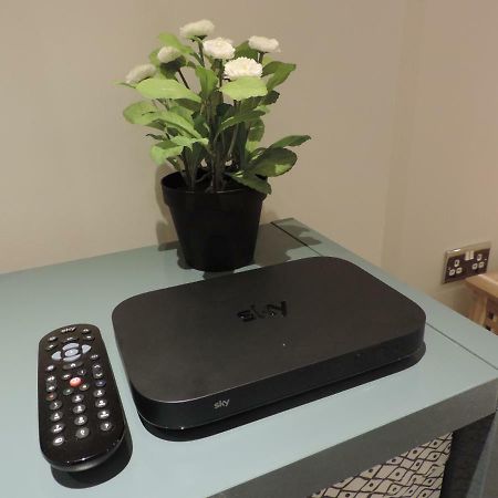 3 Bed Farnborough Air Accommodation Bagian luar foto