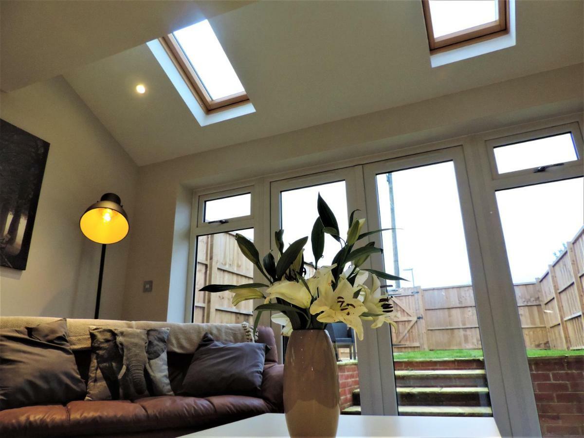 3 Bed Farnborough Air Accommodation Bagian luar foto