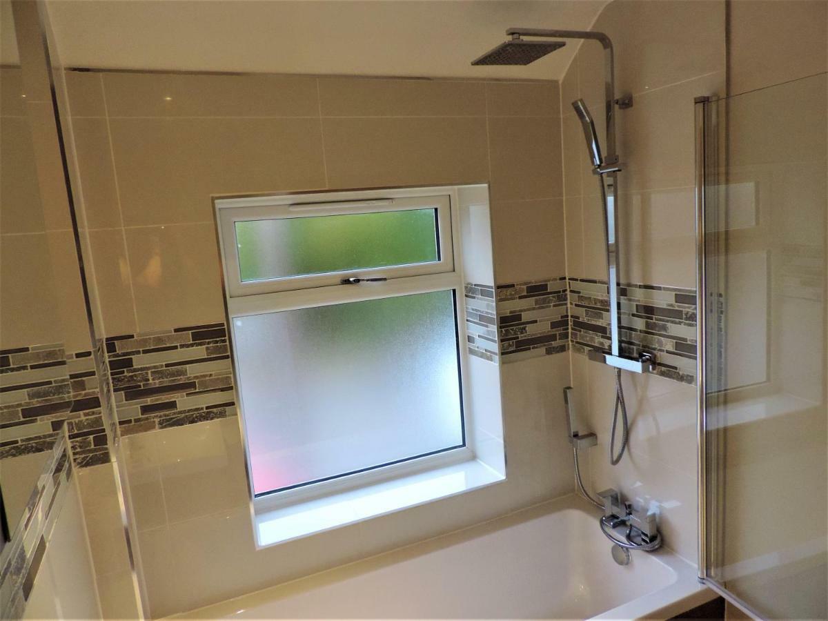 3 Bed Farnborough Air Accommodation Bagian luar foto