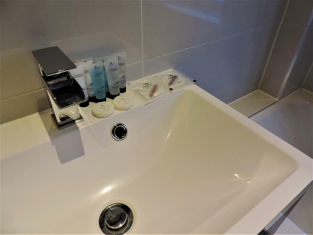 3 Bed Farnborough Air Accommodation Bagian luar foto